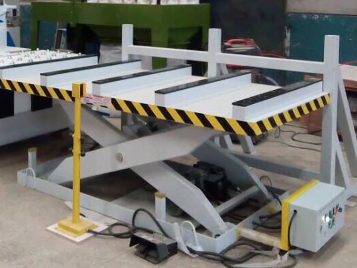 家具生產線自動送料數控機床