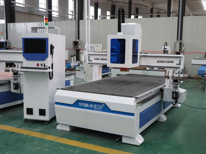 全自動4x8木工數控機床帶換刀裝置