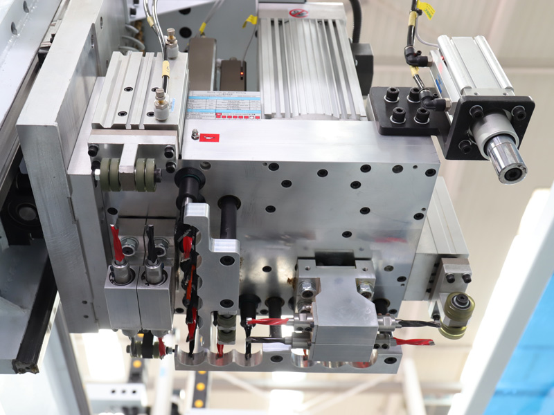 全自動數控六面鉆孔機 全自動數控六面鉆孔機