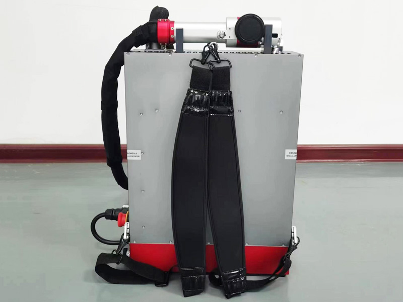 實惠價格 100W 背包式激光清洗機出售