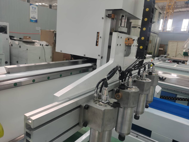 4 個(gè)主軸 STM1325-4R 4 個(gè)主軸 STM1325-4R