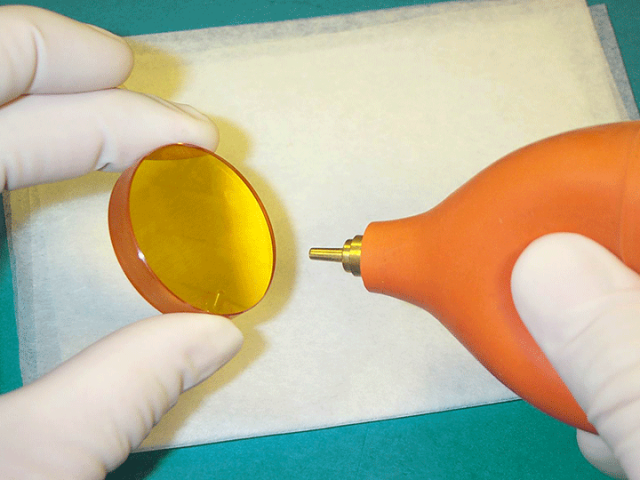 如何清潔激光切割機(jī)鏡頭？