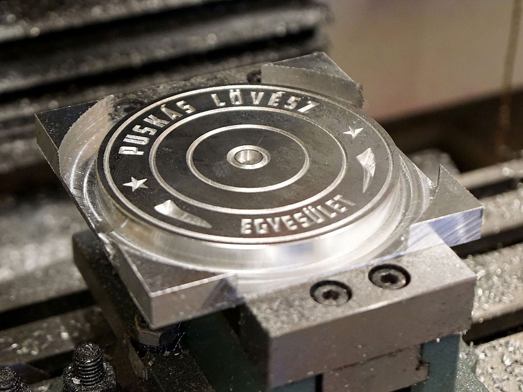 適用于鐵、黃銅、銅、鋼的數控金屬雕刻機