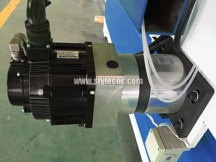 用于家具銑削、切割、鉆孔的 PTP數控雕刻機