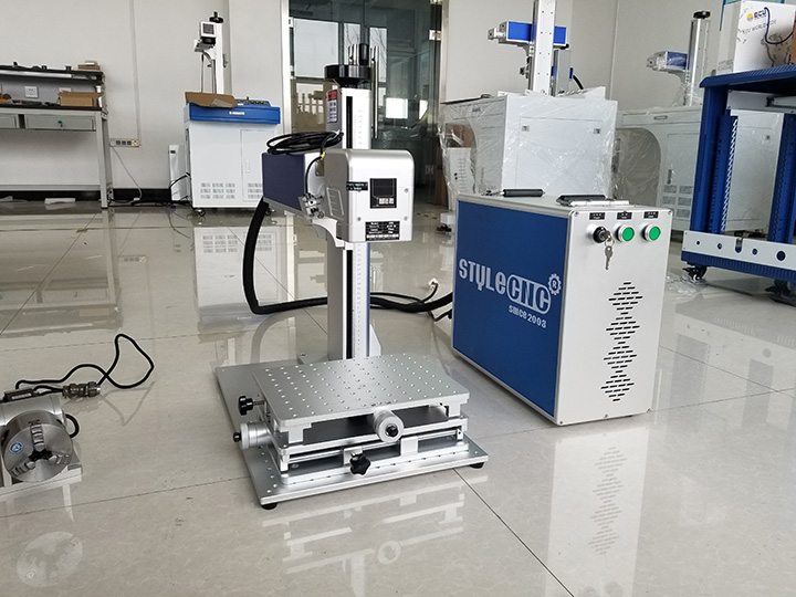 配備 EZCAD2.5 軟件的 3D 激光雕刻機