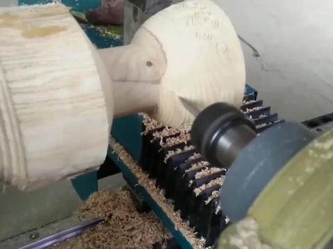 用于木碗車削和雕刻的數控車床