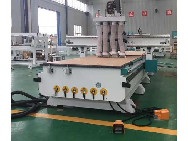 卡塔爾家具制造數控四主軸雕刻機