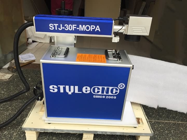 30W 哥倫比亞的 MOPA 光纖激光打標機