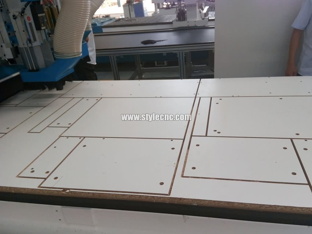 全智能數控雕刻機的自動套料、開槽、切割、鉆孔和開槽 全智能數控雕刻機的自動套料、開槽、切割、鉆孔和開槽