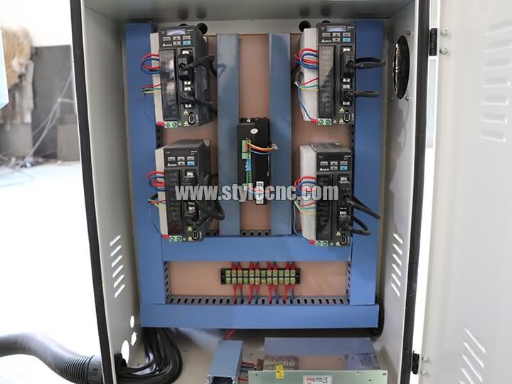 臺達四軸數控銑床伺服電機 臺達四軸數控銑床伺服電機