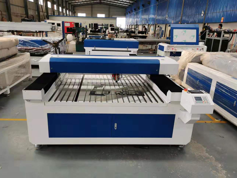 1325 150W 混合激光切割機 1325 150W 混合激光切割機