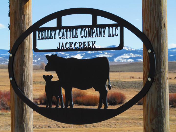 用于定制金屬標(biāo)牌項(xiàng)目的數(shù)控等離子切割工作臺(tái)