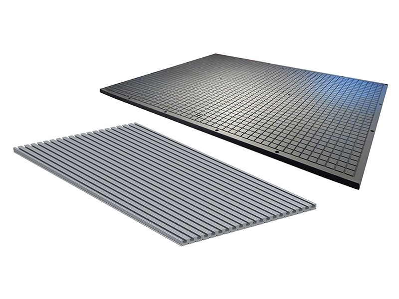 如何選擇數(shù)控雕刻機(jī)的真空工作臺(tái)和T型槽工作臺(tái)？