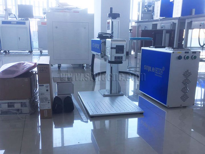 STJ-60FCM 彩色激光打標機配獨眼巨人攝像系統 STJ-60FCM 彩色激光打標機配獨眼巨人攝像系統