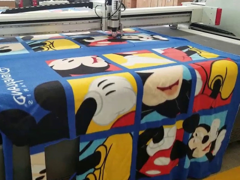 數控毛毯切割機與振動刀切割機