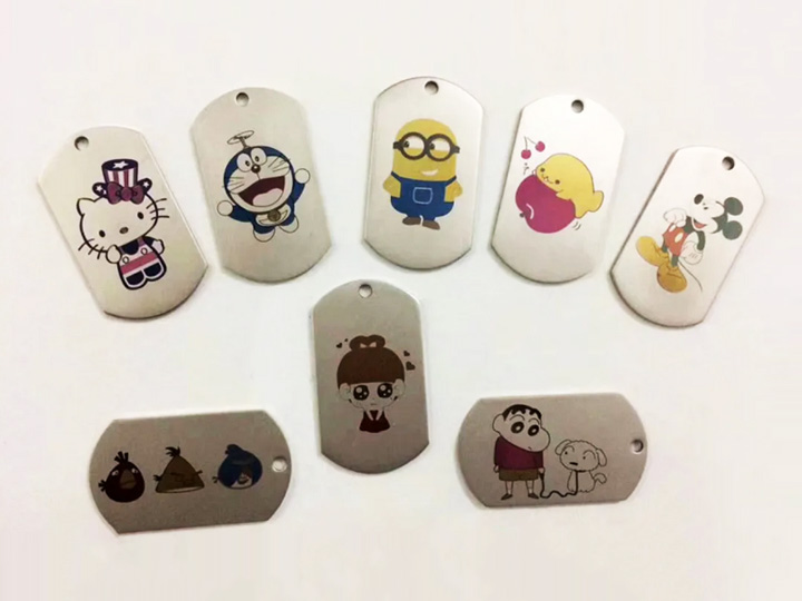 采用不銹鋼進行彩色激光雕刻金屬珠寶項目