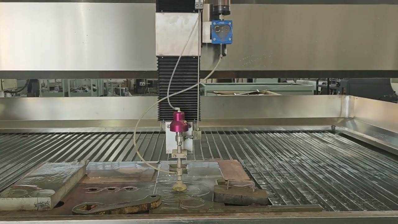 滿足各種需求的工業(yè)數(shù)控水刀切割機(jī)