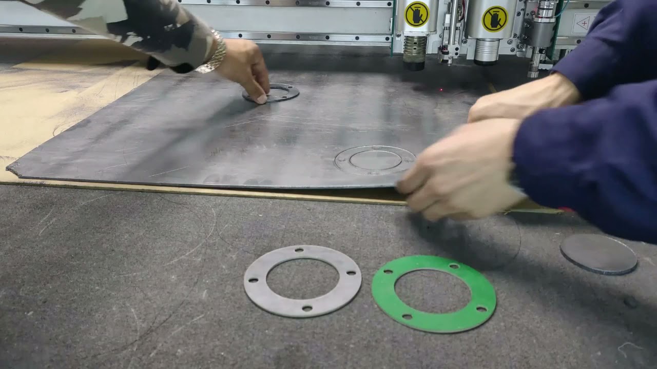 帶氣動(dòng)刀的自動(dòng)數(shù)控墊片切割機(jī) 帶氣動(dòng)刀的自動(dòng)數(shù)控墊片切割機(jī)