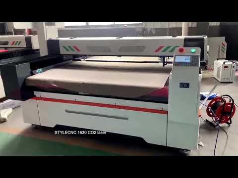 全自動 CO2 服裝、服飾、服飾用激光切割機